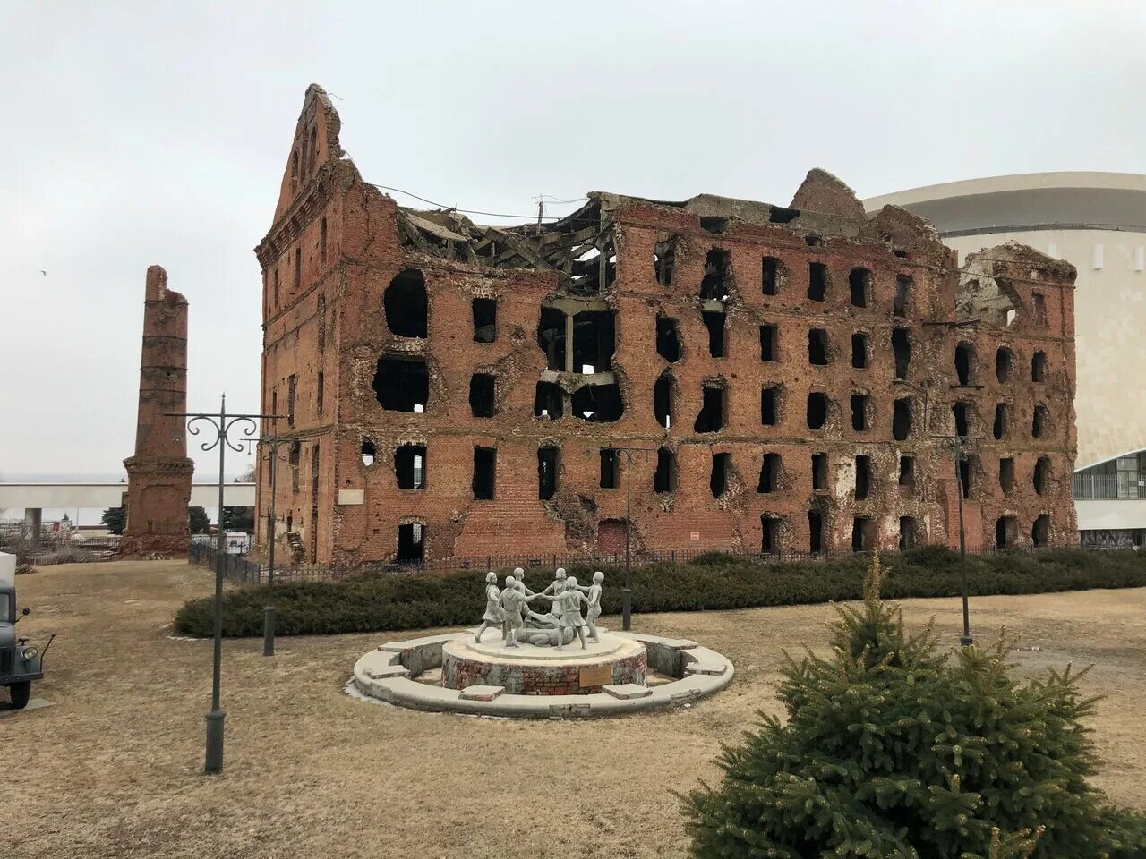 руины мельницы гергардта в волгограде. мельница гергардта сталинградская битва. мельница гергардта и дом павлова волгоград. руины мельницы гергардта в волгограде. мельница сталинград.