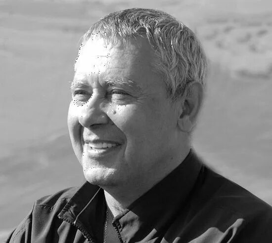 Бизнесмен и меценат владимир двойных. Олигарх борис минц. Бизнесмен меценат. Ваган симонян актер. Бизнесмен меценат.