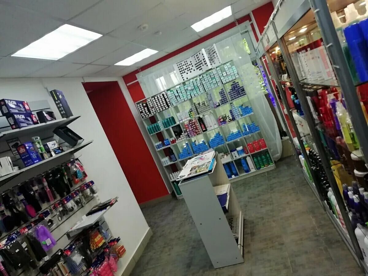 Декабристов 6. Парикмахерская кировград. Кировград парикмахерские. Парикмахерская модники. Логотип лаванда салон красоты.