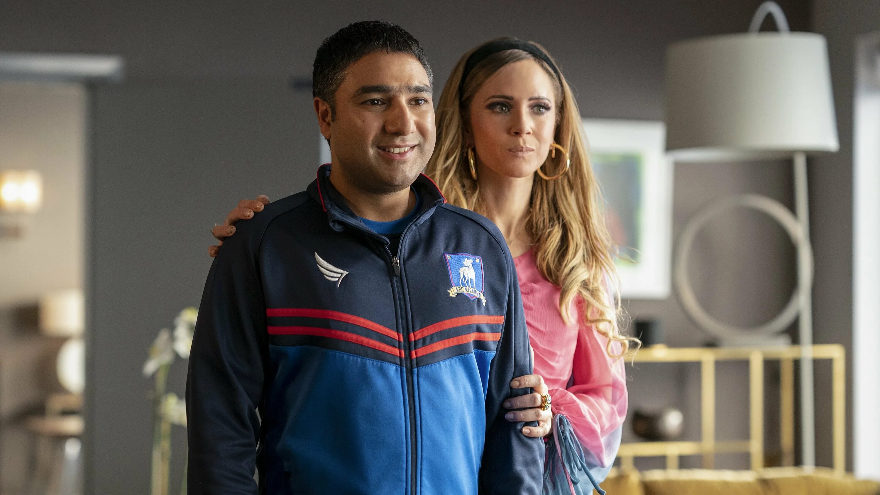 Судейкис тед лассо. Тед лассо постер. Судейкис тед лассо. Тед ласса. Ник мохаммед тед лассо.