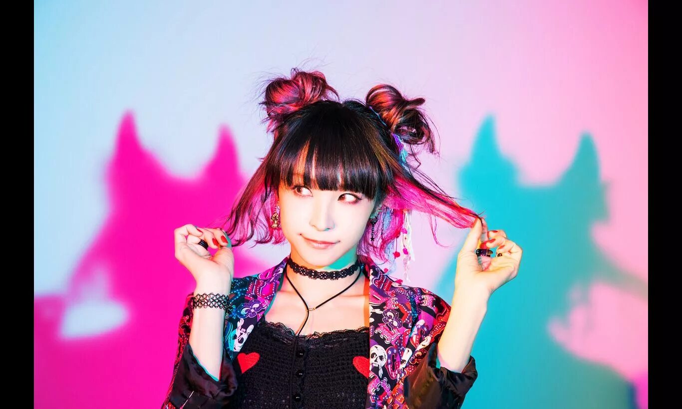 Lisa википедия. Lisa японская певица. Риса Орибэ певица. Risa Oribe Lisa. Lisa японская певица 2021.