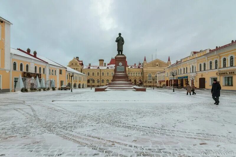 Площадь рыбинского. Красная площадь Рыбинск. Рыбинск площадь. Рыбинск площадь центр. Рыбинск город Центральная площадь.