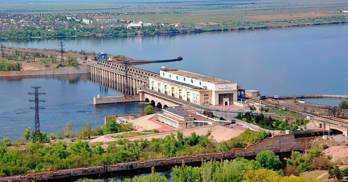 Затопление каховской гэс спутник. Гэс херсон. Каховскую гэс где. Каховская гэс потопление. Каховская гэс плотина.