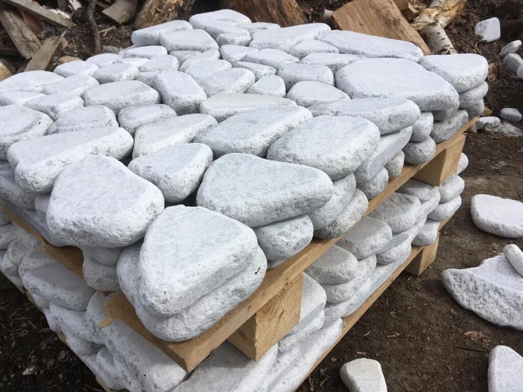Груда камней. Камень 10 тонн. Валуны булыжники. Камень 10 тонн. Булыжник тонный.