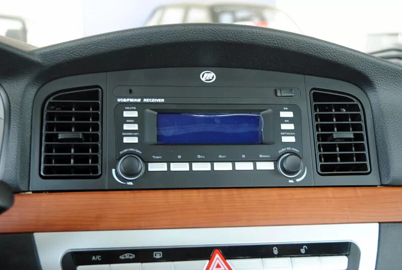 Магнитола лифан солано. Lifan solano, 2013 магнитола. Lifan solano магнитола штатная. Автомагнитола ksize dv-znlf620. Мультимедийная система лифан солано 2.