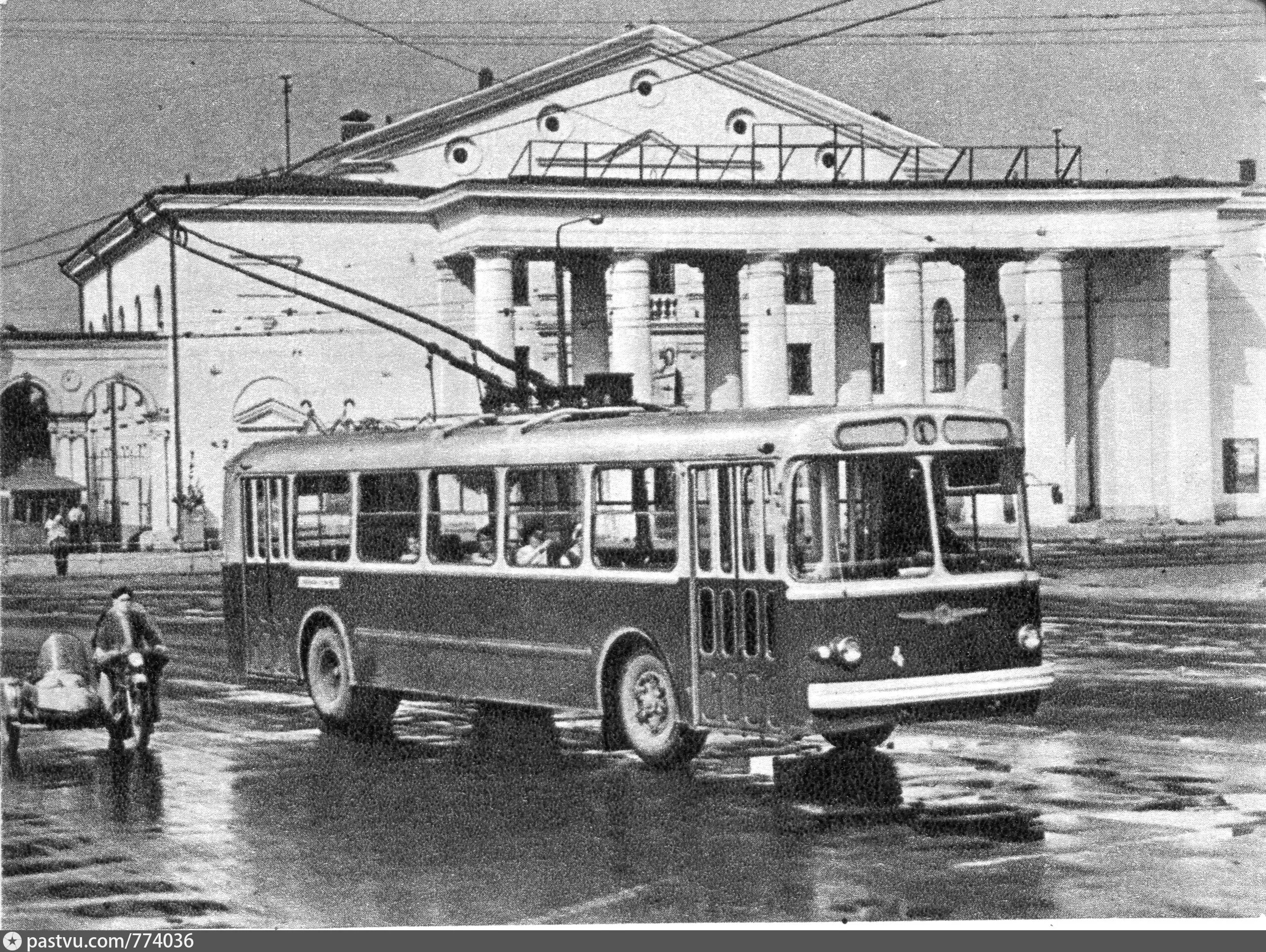 Как называлась тверь в советское время. Калинин город 1967. троллейбус город калинин. троллейбус тверь. тверской трамвай ссср.