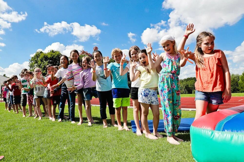 Летняя школа для детей. Летняя школа Summer School. Школа летом. Фотосессия летом для школы. Летняя школа новая школа