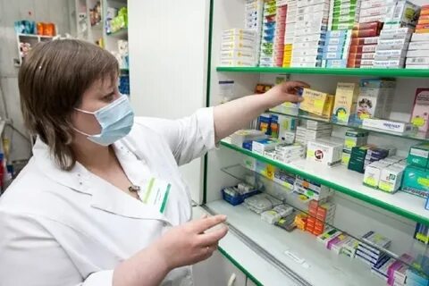 Как называется кто работает в аптеке