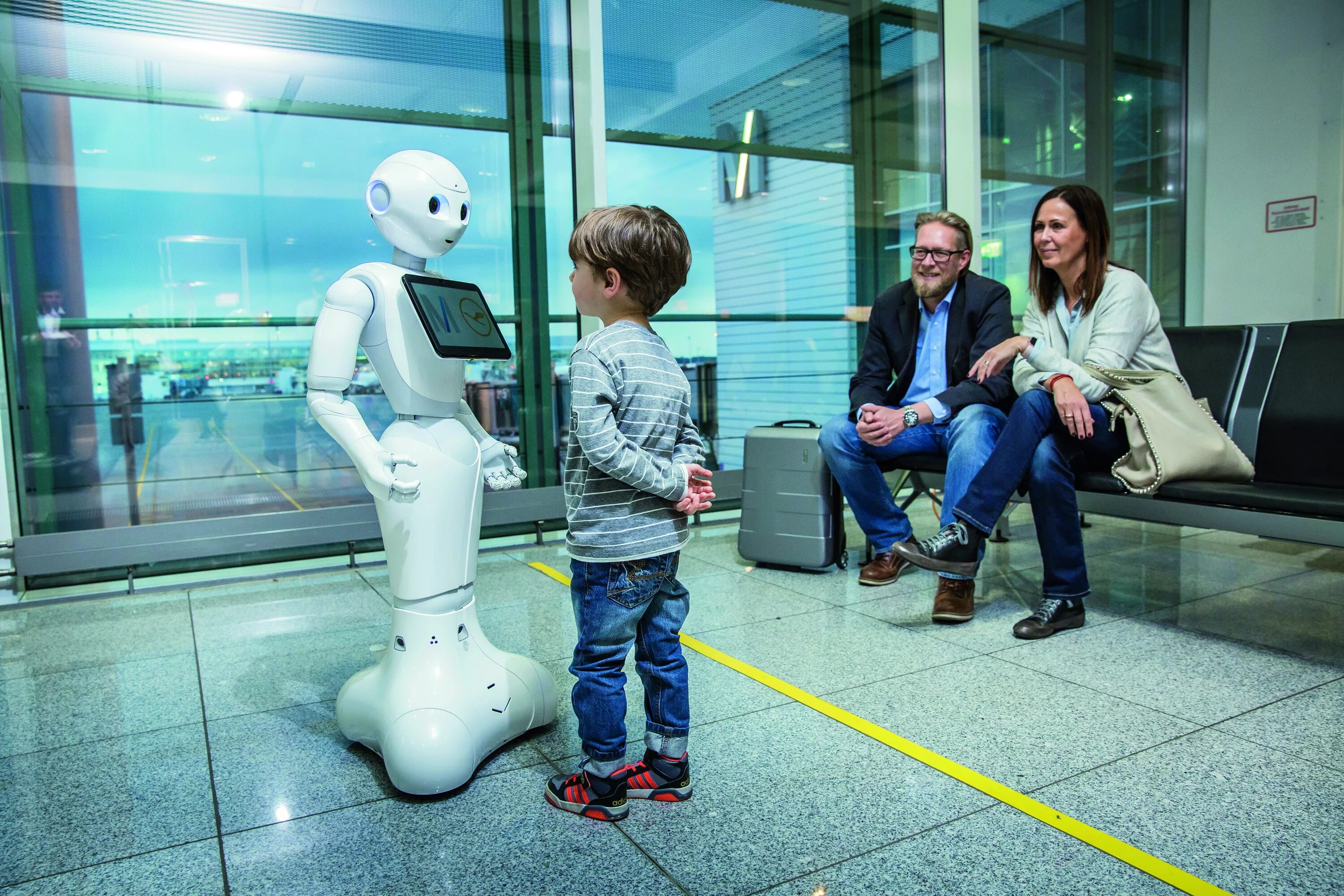 Робот общаться. Роботы в аэропорту. Роботы в будущем. Роботы помощники в аэропортах. Роботы для развлечения.