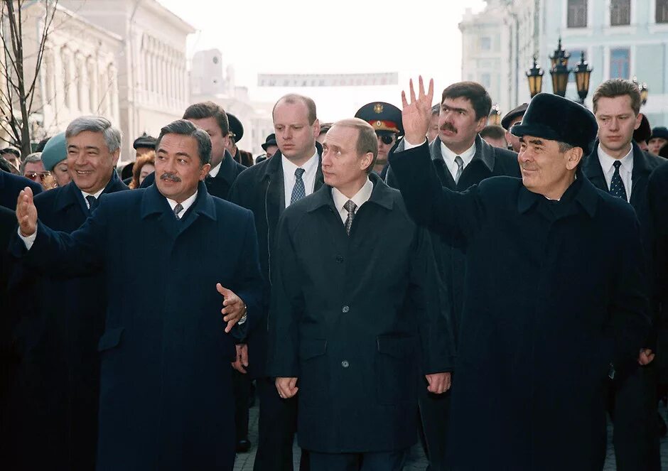 Ранний приезд. Визит Путина в Татарстан. Визит Путина в 2000. Медведев в Татарстане. Визит Путина в Сызрань в 2000 году.