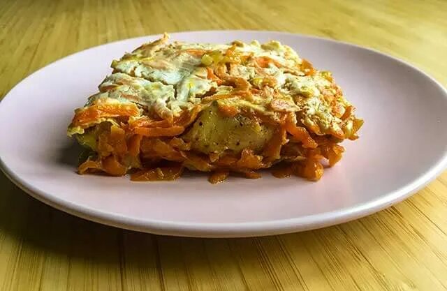 рыба в сметанном соусе в духовке. минтай тушеный с морковью в сметане. минтай тушеный в сметане на сковороде. минтай тушеный с морковью в сметане. минтай тушеный с морковью в сметане.