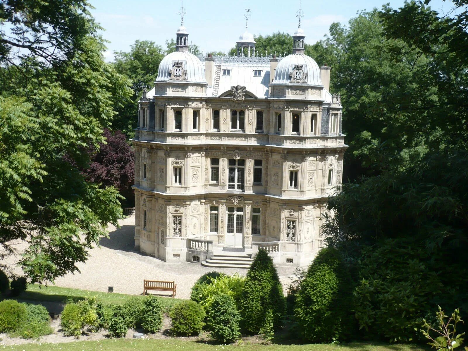 Замок графа монте кристо. Усадьба Монте Кристо Франция. Дом Монте Кристо в Париже. Замок Монте Кристо. Замок Монте Кристо Дюма.