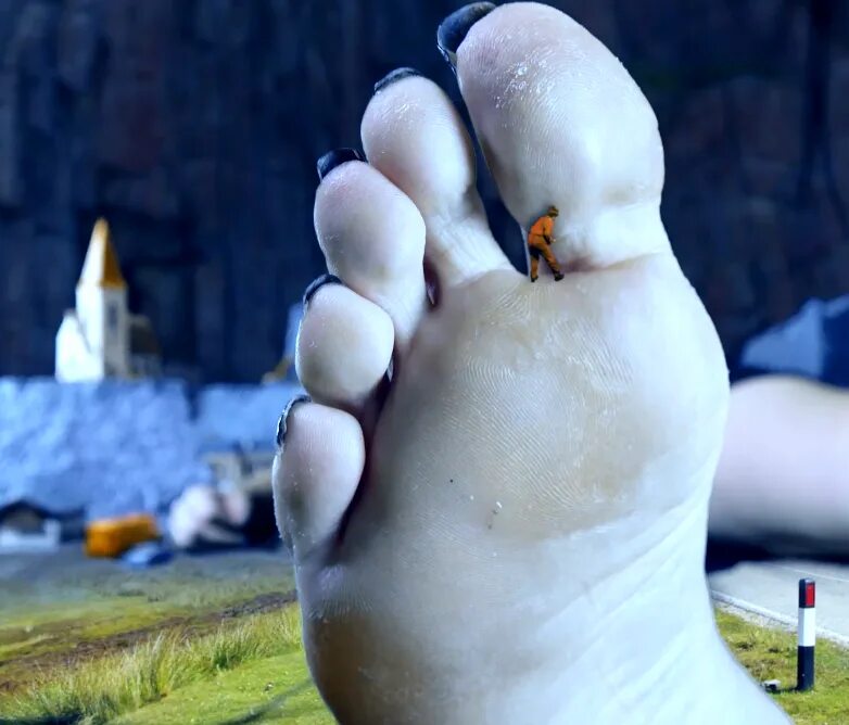 Giantess sfx. Giantess sfx. Gonzres giantess. Giantess sfx. Гиантесс феет.