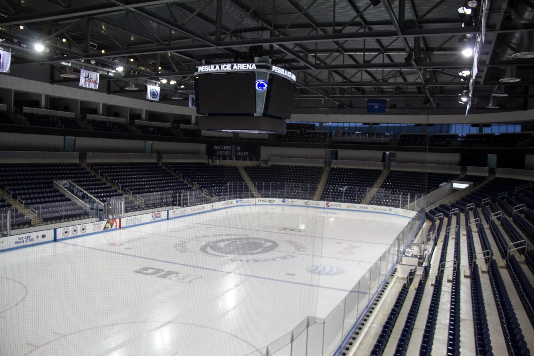 Айс арена ростов расписание. Айс Арена Ростов. Pegula Ice Arena. Хоккейная Арена Ростов. Каток в Ростове-на-Дону айс Арена.