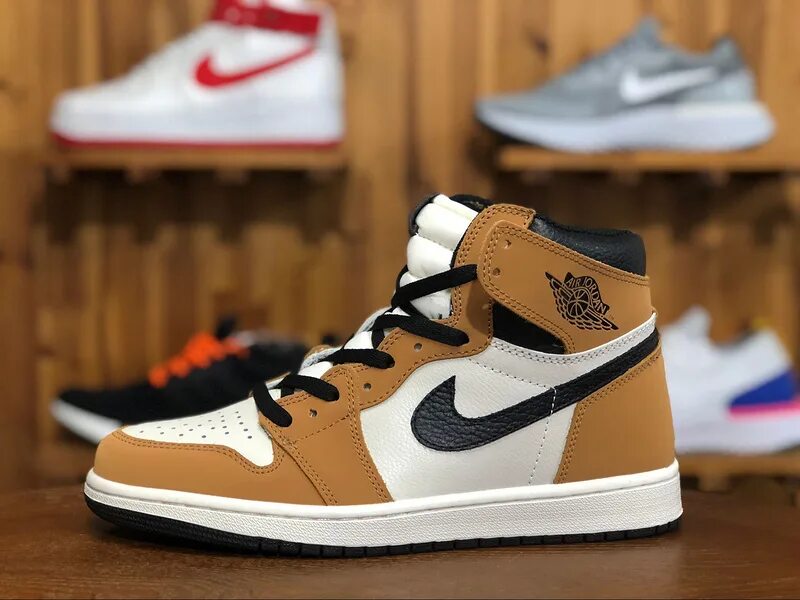 Найк аир коричневые. Nike Air Jordan 1 Brown. Nike Air Jordan 1 High Brown. Nike Jordan 1. Nike Air Jordan Brown.