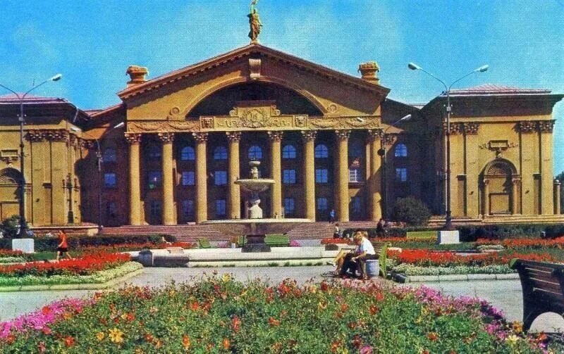Дворец культуры ЧМК Путеводитель по Челябинску и Челябинской области