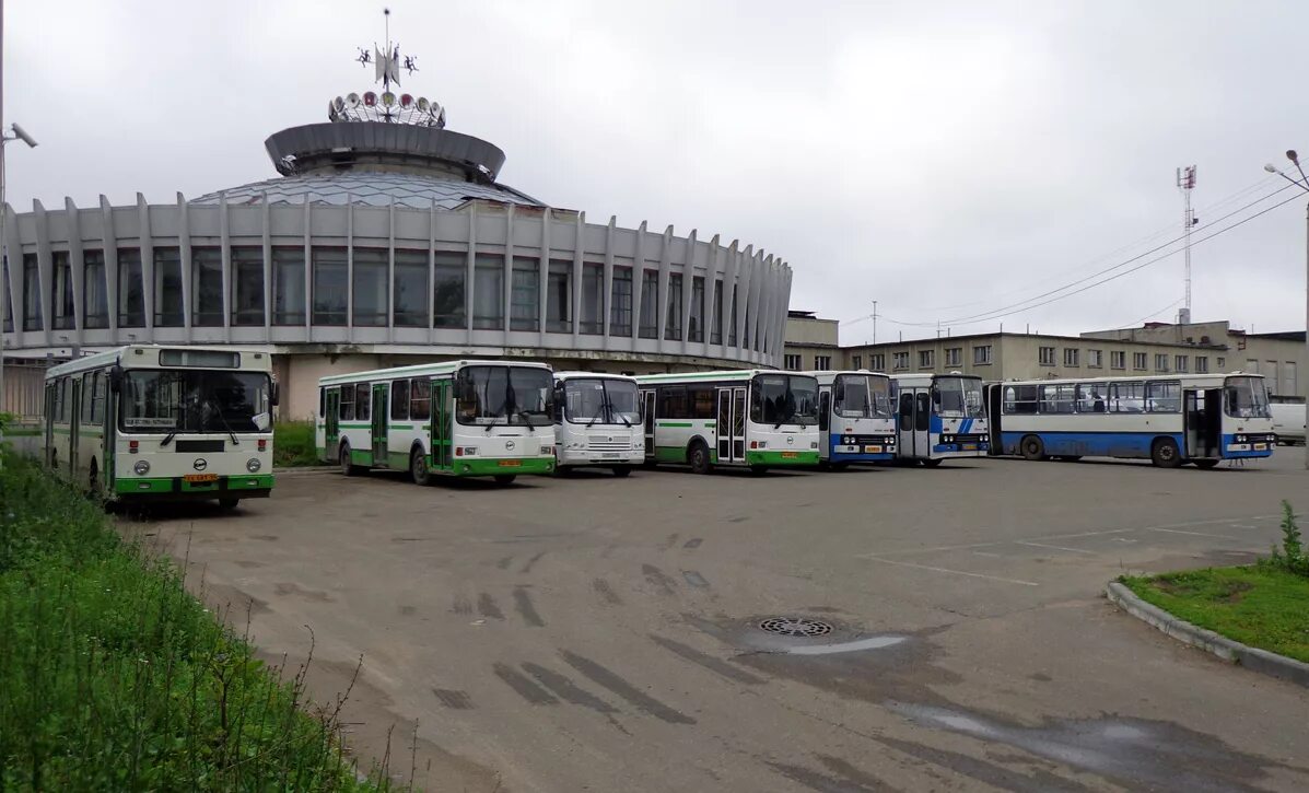 Автовокзал кострома сайт. Автостанция Кострома. Костромской автовокзал. Пригородный автовокзал Кострома-. Автостанция Кострома г.