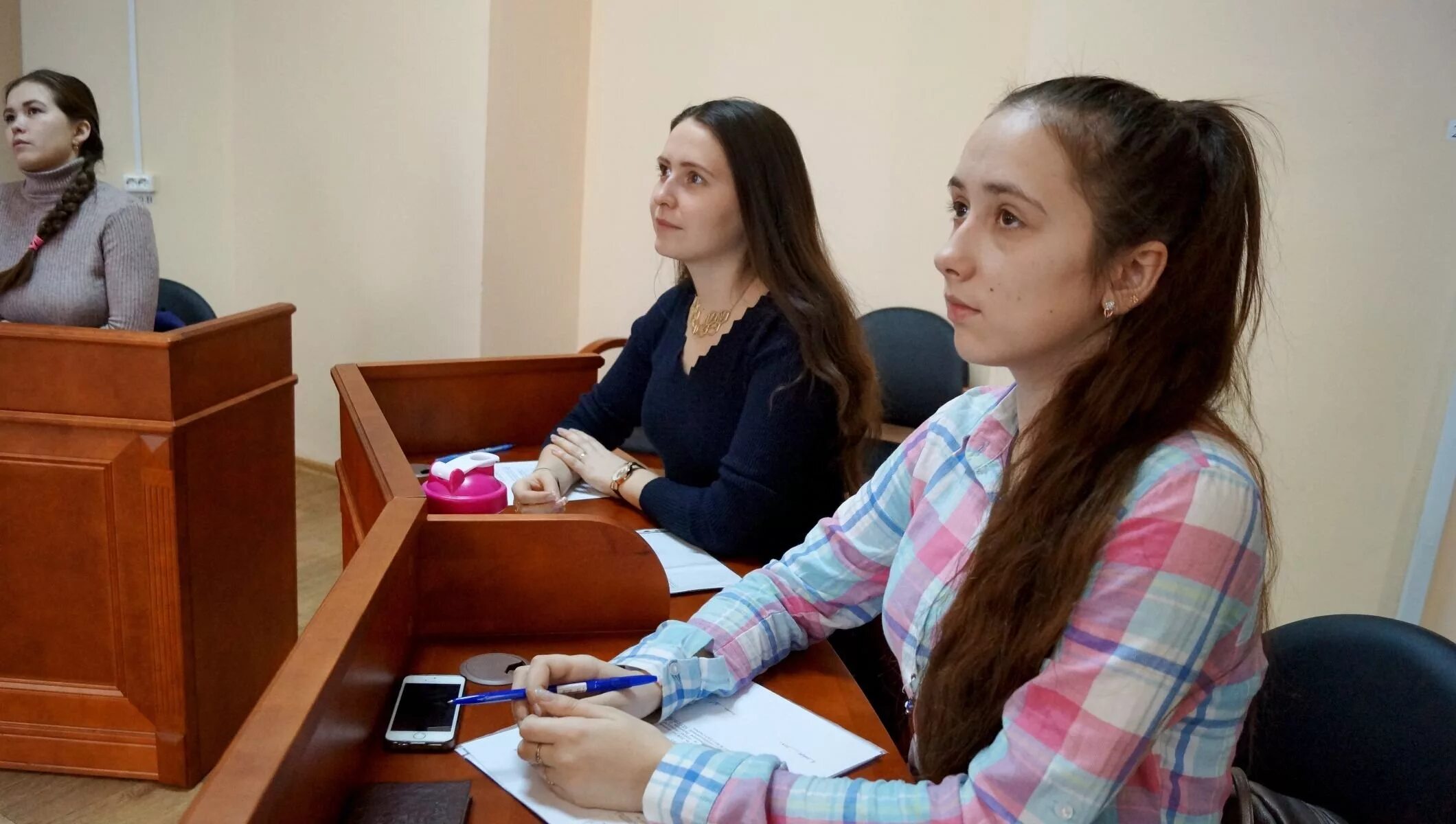 семья егоровых на встрече с игнатьевым чувашская республика. автодорога м12 в чувашии. м м чувашии. м м чувашии. м м чувашии.