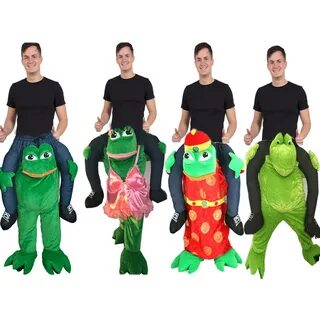 Человек в костюме лягушки
