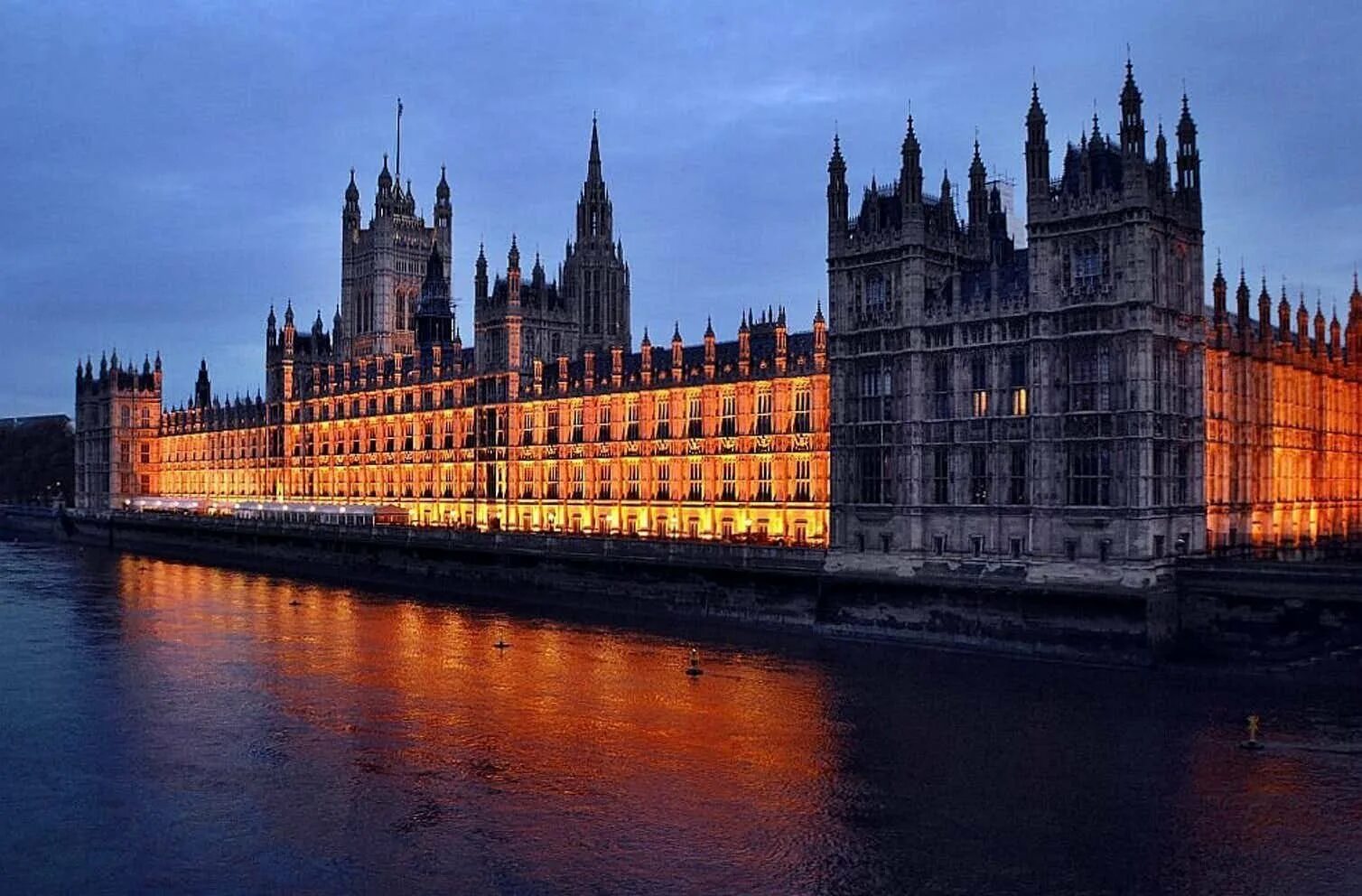 Вестминстерский дворец (Palace of Westminster).. Башня Святого Стефана Вестминстерского дворца. Houses of Parliament в Лондоне.