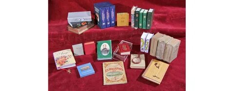 Какой писатель коллекционировал миниатюрные книги