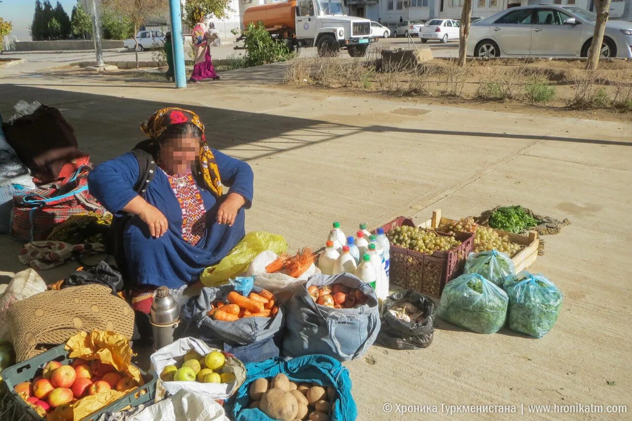 Погода село овощи туркменского. Фрукты Туркмении. Овощи в Туркменистане. Туркменистан овощи и фрукты. Туркменистан Ашхабад базар фрукты.