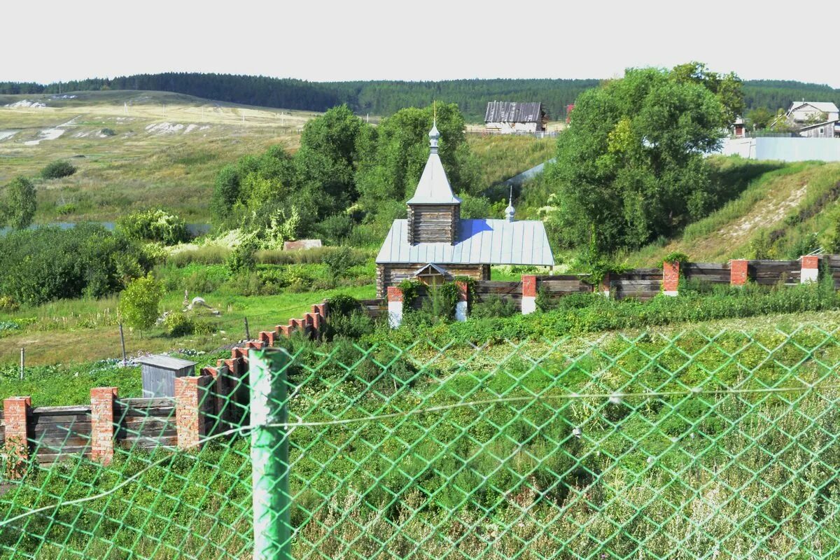 Родник Ксении Петербургской. Храм блаженной Ксении Петербургской село Арское. Святой источник блаженной Ксении Петербургской. Храм блаженной Ксении Петербургской села Арское Ульяновск. Святой источник кемерово