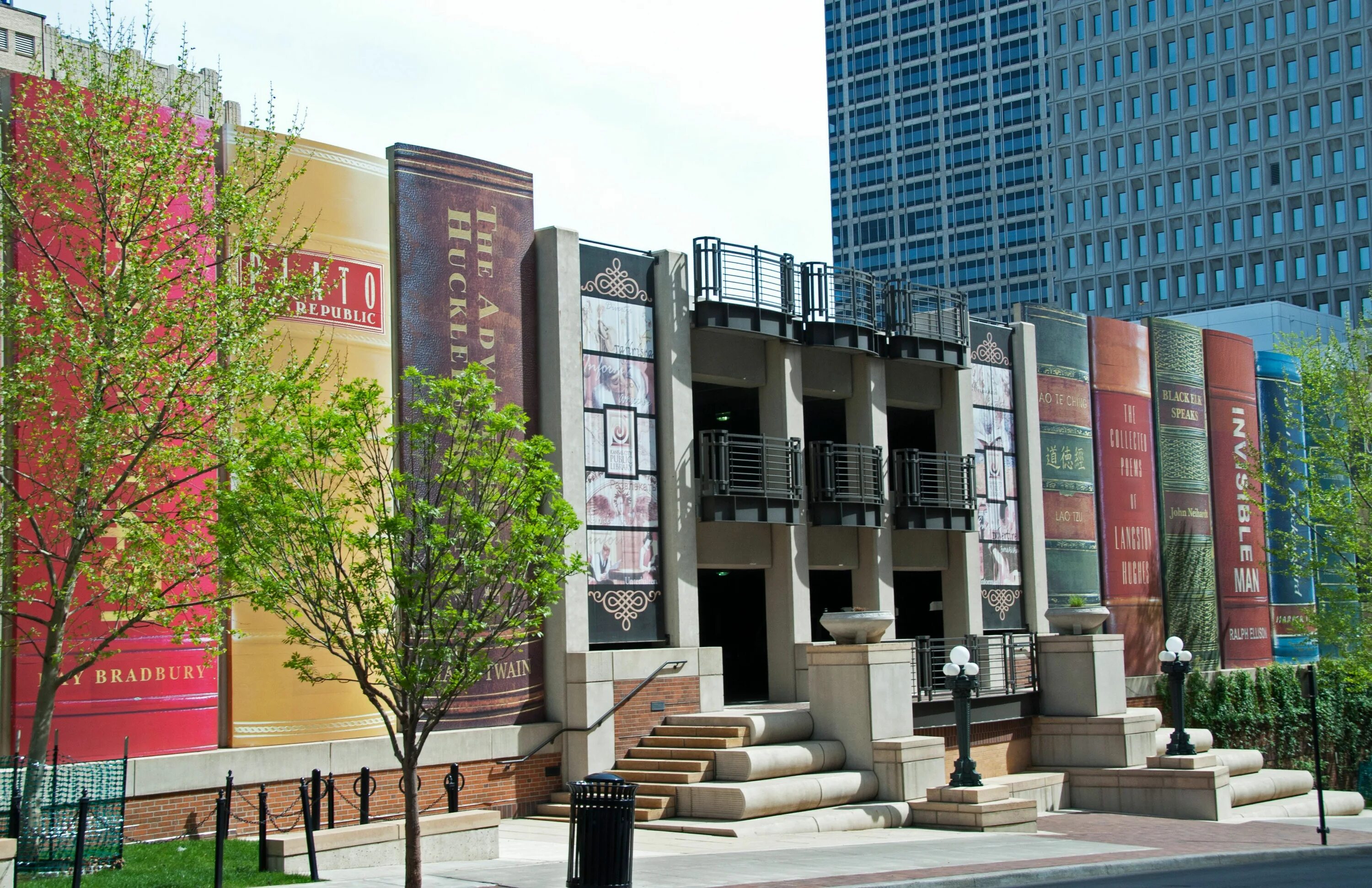 City library. Публичная библиотека Канзас-Сити. Центральная библиотека Канзас-Сити. Штат Миссури. Публичная библиотека города Канзас (Kansas City public Library). Публичная библиотека Канзас-Сити США фасад.