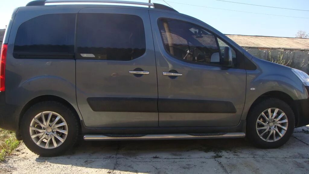 Колеса на ситроен берлинго. Диски berlingo r 17. 215/65 r16 на ситроен берлинго. Берлинго б9. Пежо партнер r17.