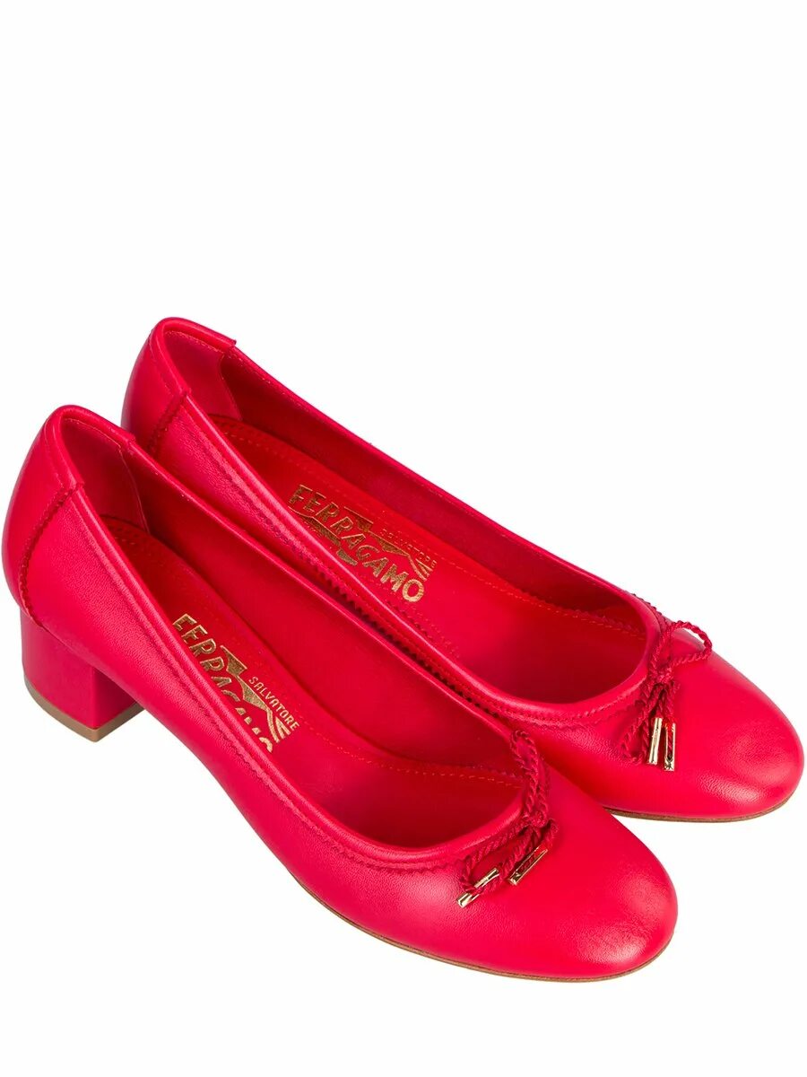 Купить обувь хегель. Женская обувь хегель 2022. Туфли Сальваторе Феррагамо женские на низком каблуке. Туфли хегель коралловые. Красные туфли хегель.