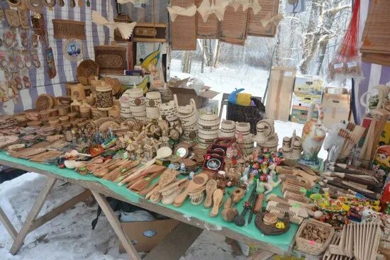 Сувенирная продукция музея. Сувениры пушкинские горы. Пушкинские сувениры. Сувениры горы керамика. С.