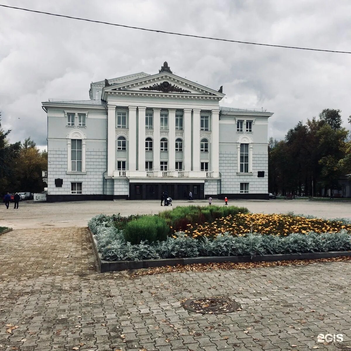 Театр оперы и балета Пермь. Пермский Академический театр оперы и балета им. п. и. Чайковского. Театр оперы и балета Чайковского Пермь. Театр оперы и балета Пермь Петропавловская 25а.