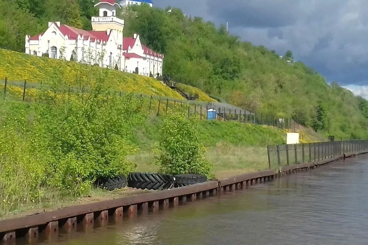 Уровень воды в каме на сегодня сарапул. Посёлок Кама Удмуртия. Кама река Сарапульский район. Гольяны Удмуртия Кама. Гольяны Кама пляж Удмуртия.