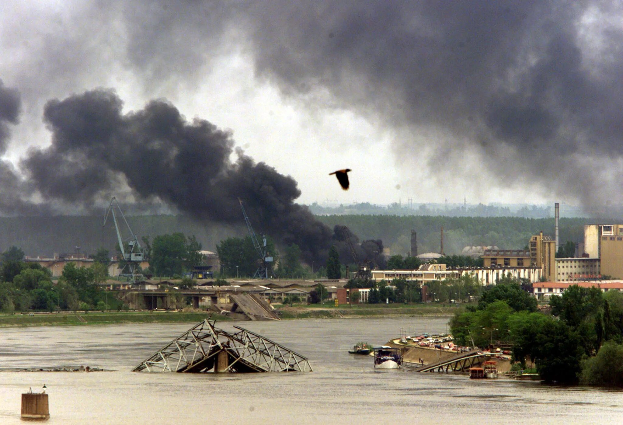 Военная операция против югославии. Сербия бомбардировки НАТО 1999. Бомбардировка Сербии войсками НАТО.