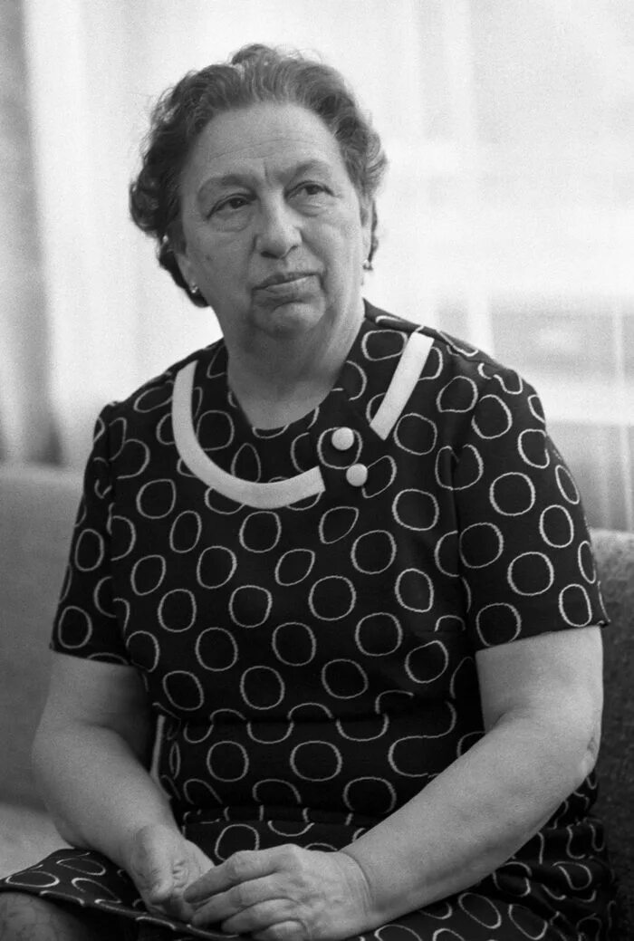 Петровна брежнева. Петровна брежнева. Виктория петровна денисова брежнева. Петровна брежнева. Петровна брежнева.