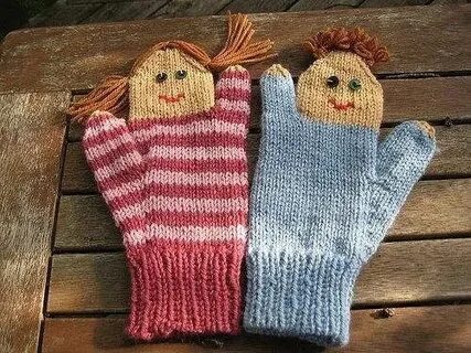 Вязанные бабушкой варежки