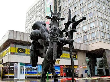 Какое животное воспето в скульптуре центра минска