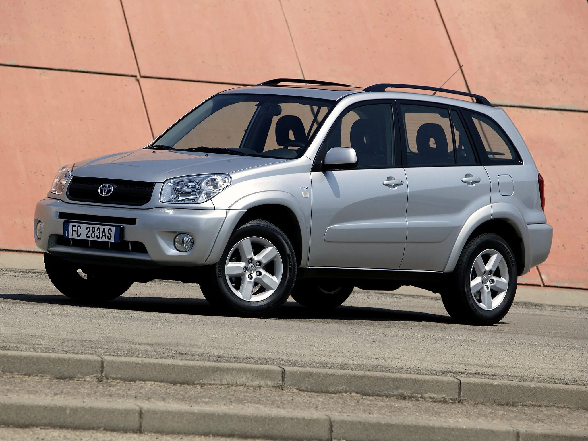 Toyota rav4 2 поколение. Toyota rav4 2003. Toyota RAV 4 II. Тойота рав 4 2004.