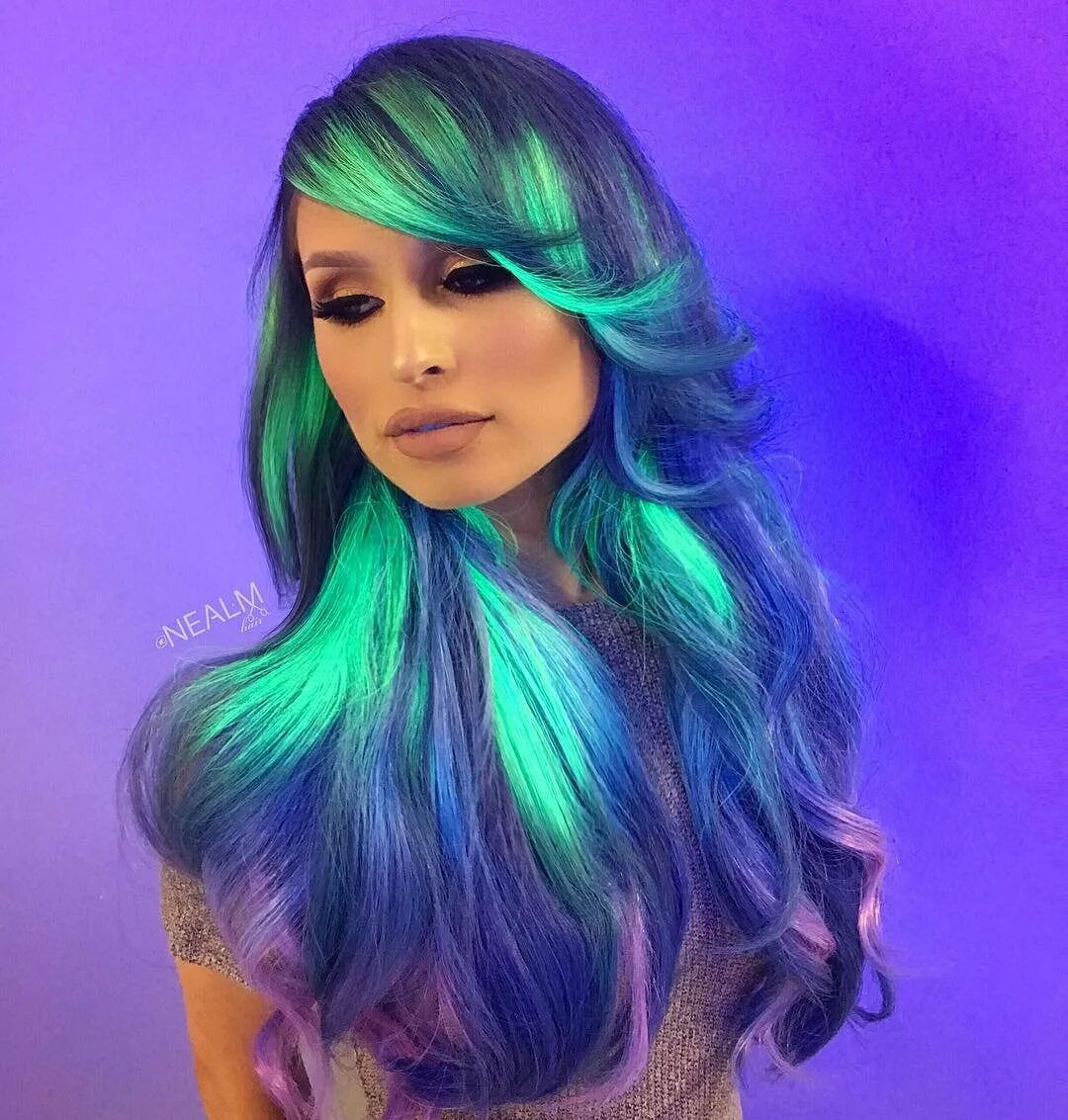 Синтвейв ретровейв. Неон х. Неоновый х. Аватар буква н. Логотип h красный.