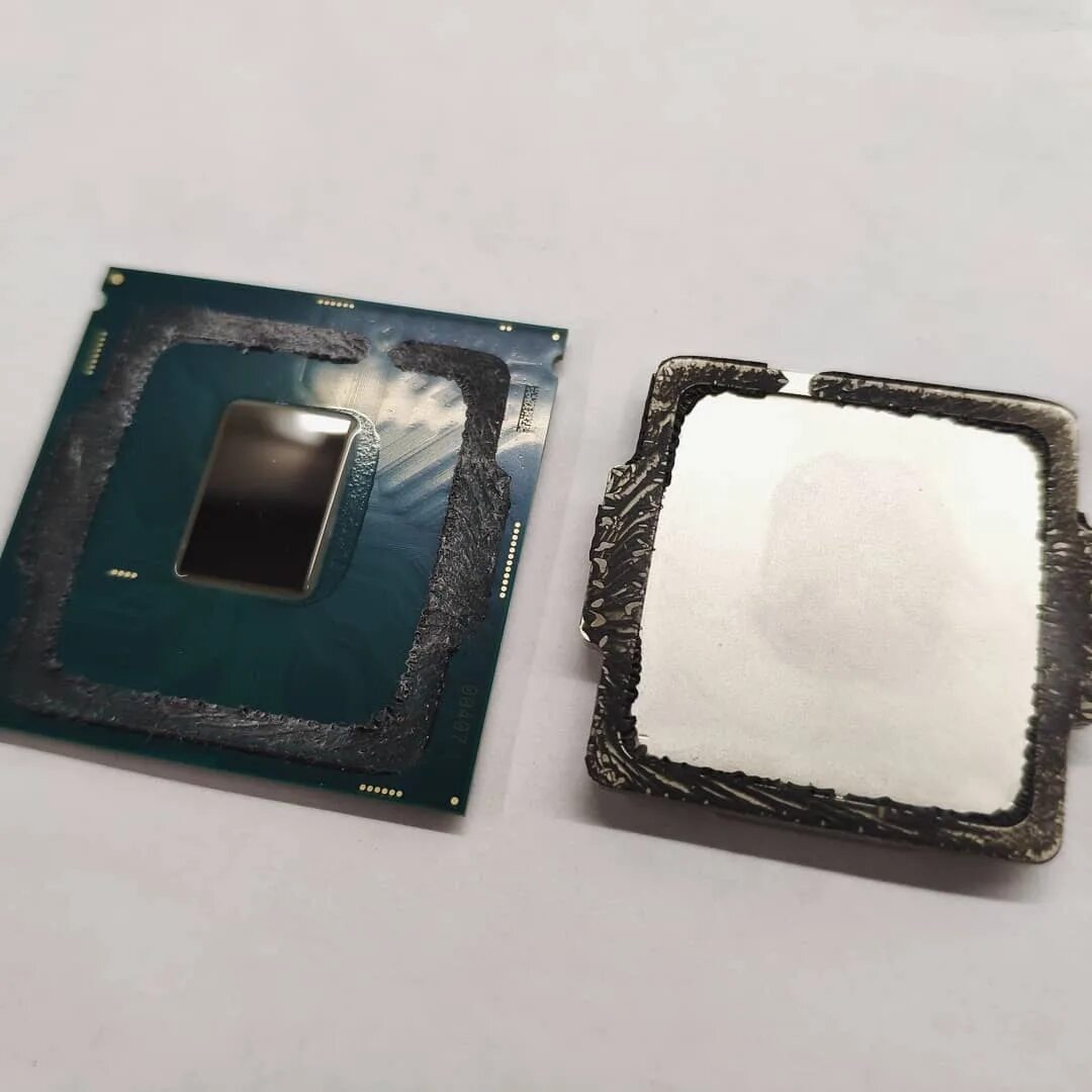 Скальпирование процессора AMD Ryzen 7 5800X3D преподнесло новые сюрпризы