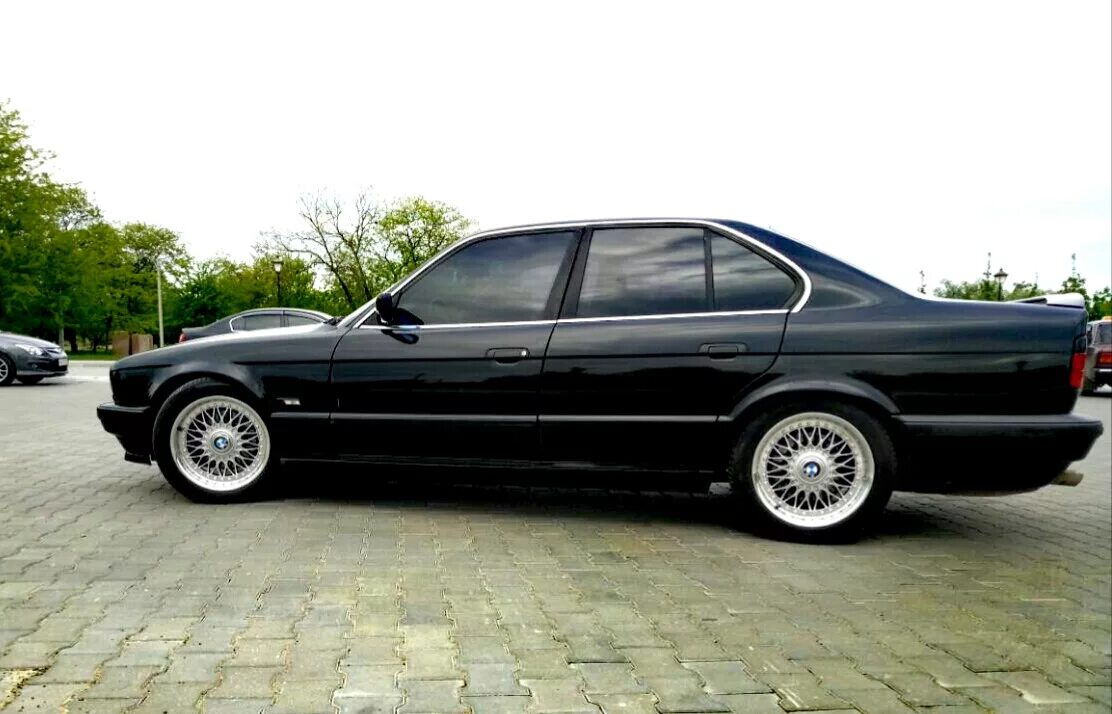 Разболтовка е34. Е34 BBS RC 090. BMW e34 5 стиль. BMW e34 5 BBS. BMW e34 BBS RC.