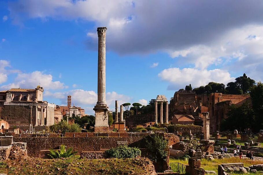 Forum old. Рим руины. Древний Рим панорама. Древнеримские руины. Античные руины панорама.