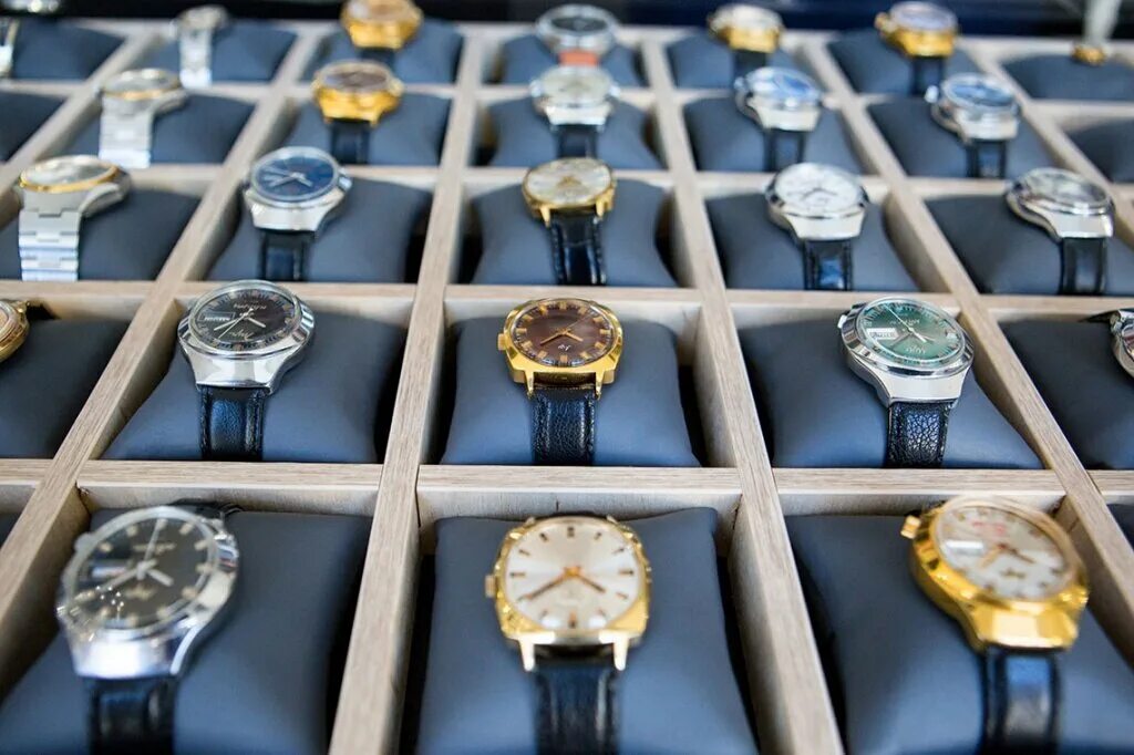 Выставочная коллекция. Часовой завод Луч. Коллекция часов. Коллекция наручных часов. Коллекция дорогих часов.