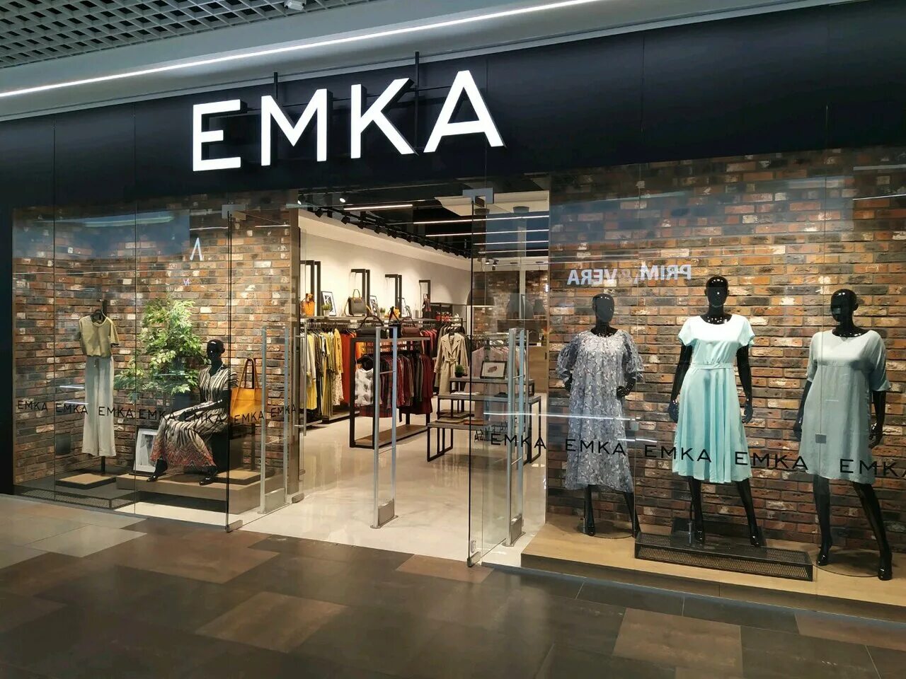 Emka одежда интернет. Эмка магазин одежды. Esprit одежда. Емка женская одежда. Эмка магазин одежды.