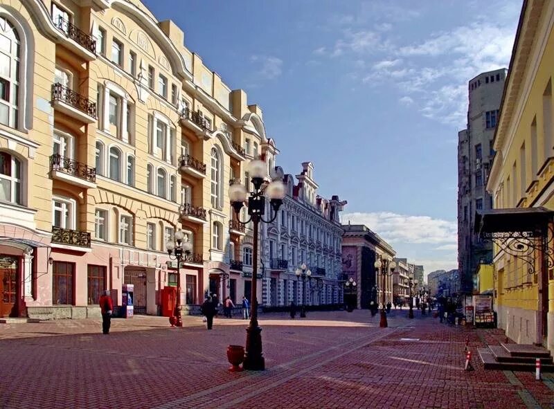 Улица Арбат в Москве. Арбатская улица Москва. Ул старый Арбат 2000. Улица Арбат в Москве фото