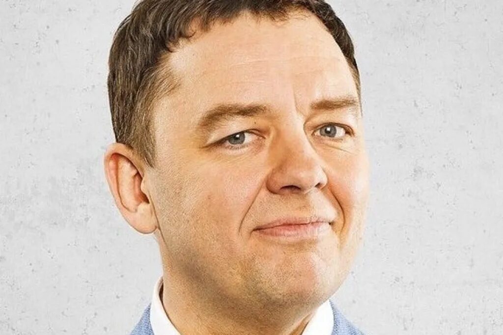 Директор уральских пельменей. Продюсер уральских. Продюсер уральских пельменей. Продюсер уральских. Дети маслякова уральские пельмени фото.