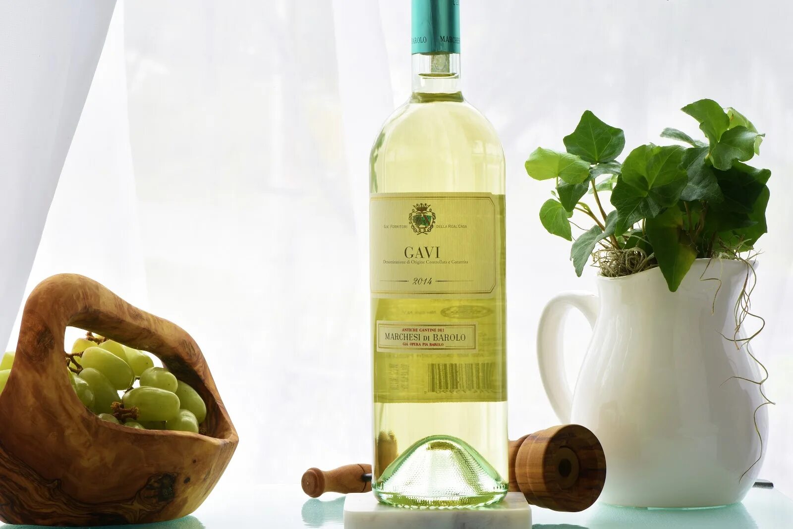 Альминская долина вино. Вино pecorino белое полусухое. Вино полусладкое белое айвовое 0. 0,75л. Белое вино баян.