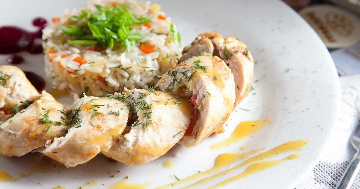 Куриные рулетики с сыром и зеленью