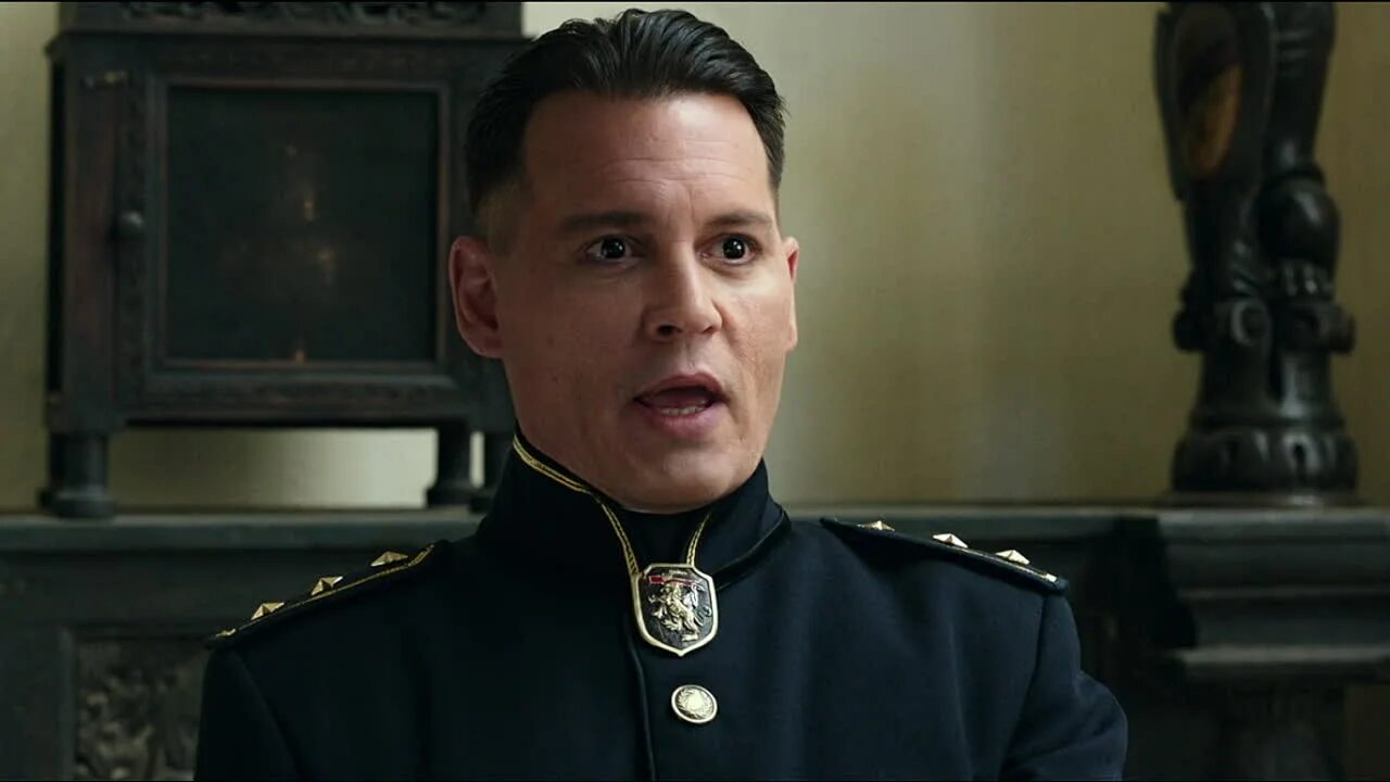 в ожидании варваров фильм 2020. джонни депп в ожидании варваров. в ожидании варваров 2019. в ожидании варваров фильм 2019 полковник. джонни депп в фильме в ожидании варваров.