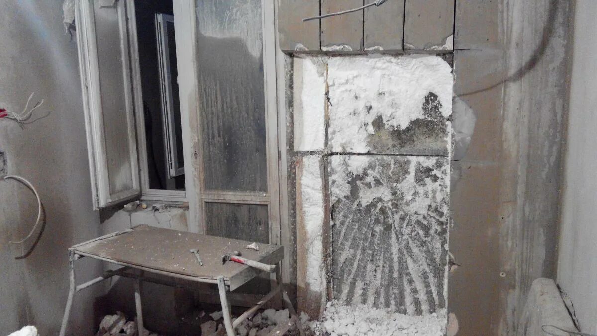 демонтаж подоконного блока в панельном доме